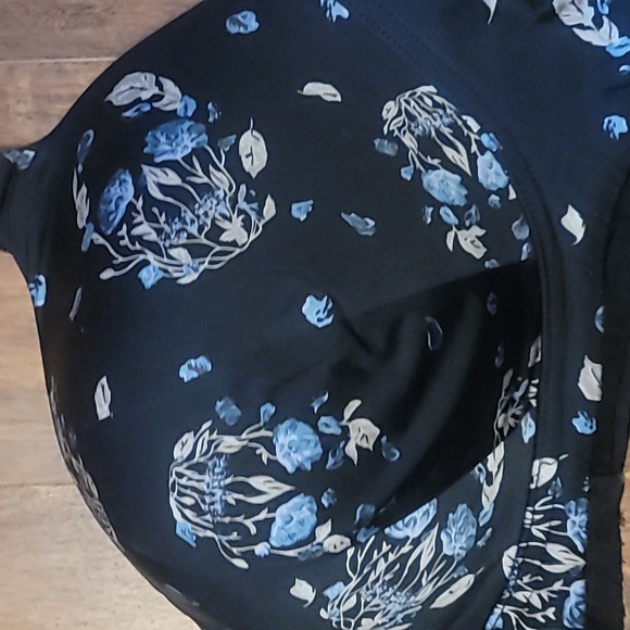 💖 Rare Torrid Floral Skull Wireless Push-Up Bra - Picture 2 of 8